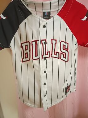 NBA Chicago Bulls Kids Pinstripe Button-Down Shirt White Red Black